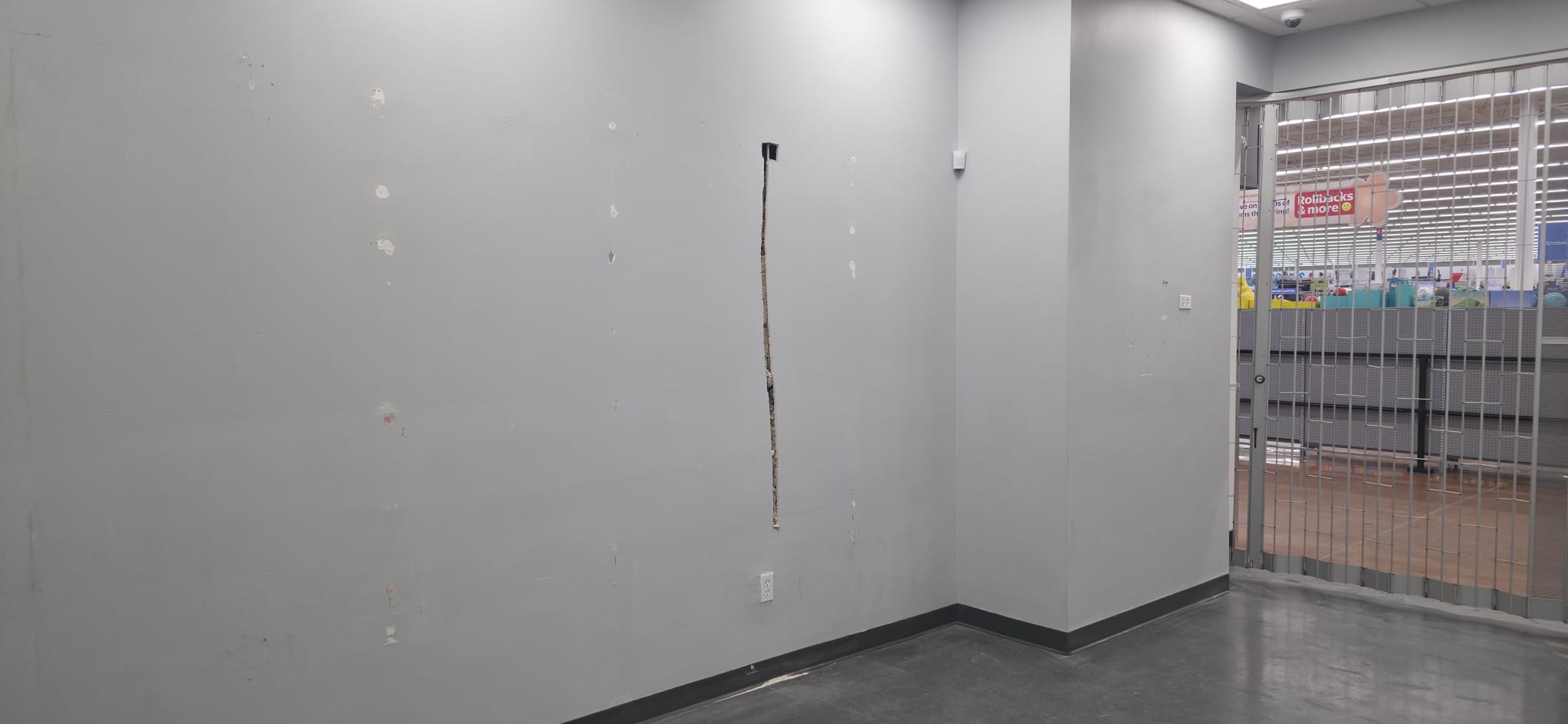 Commercial interior before renovation